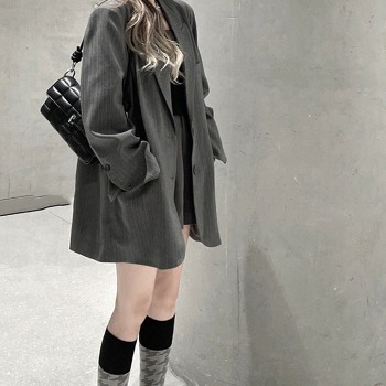西装外套女2022年春秋休闲新款设计感小个子高级气质宽松韩版上衣